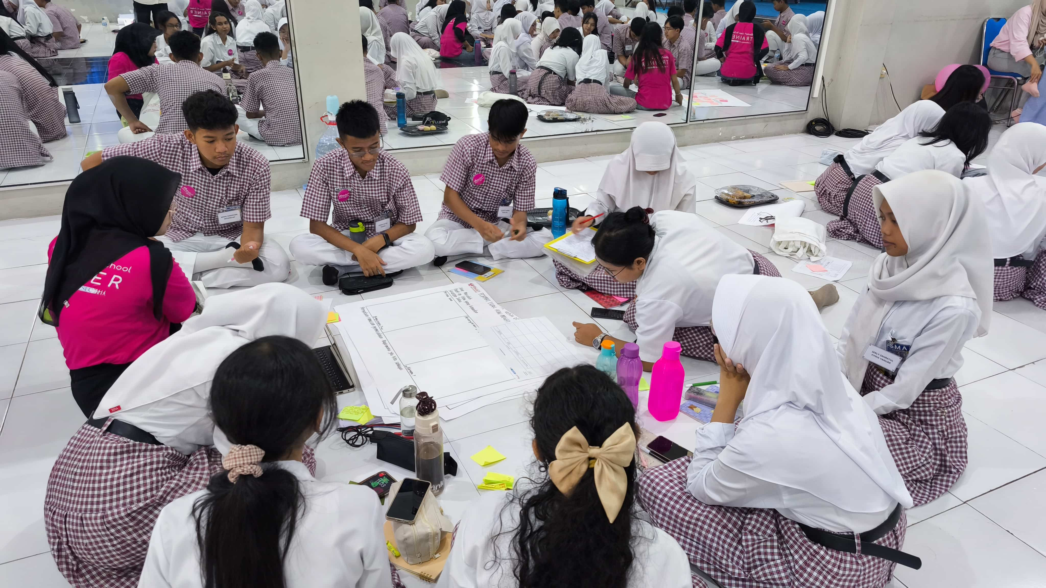 KAWULA17 Goes to School: Bangun Semangat Kebangsaan dan Pemikiran Kritis Generasi Muda
