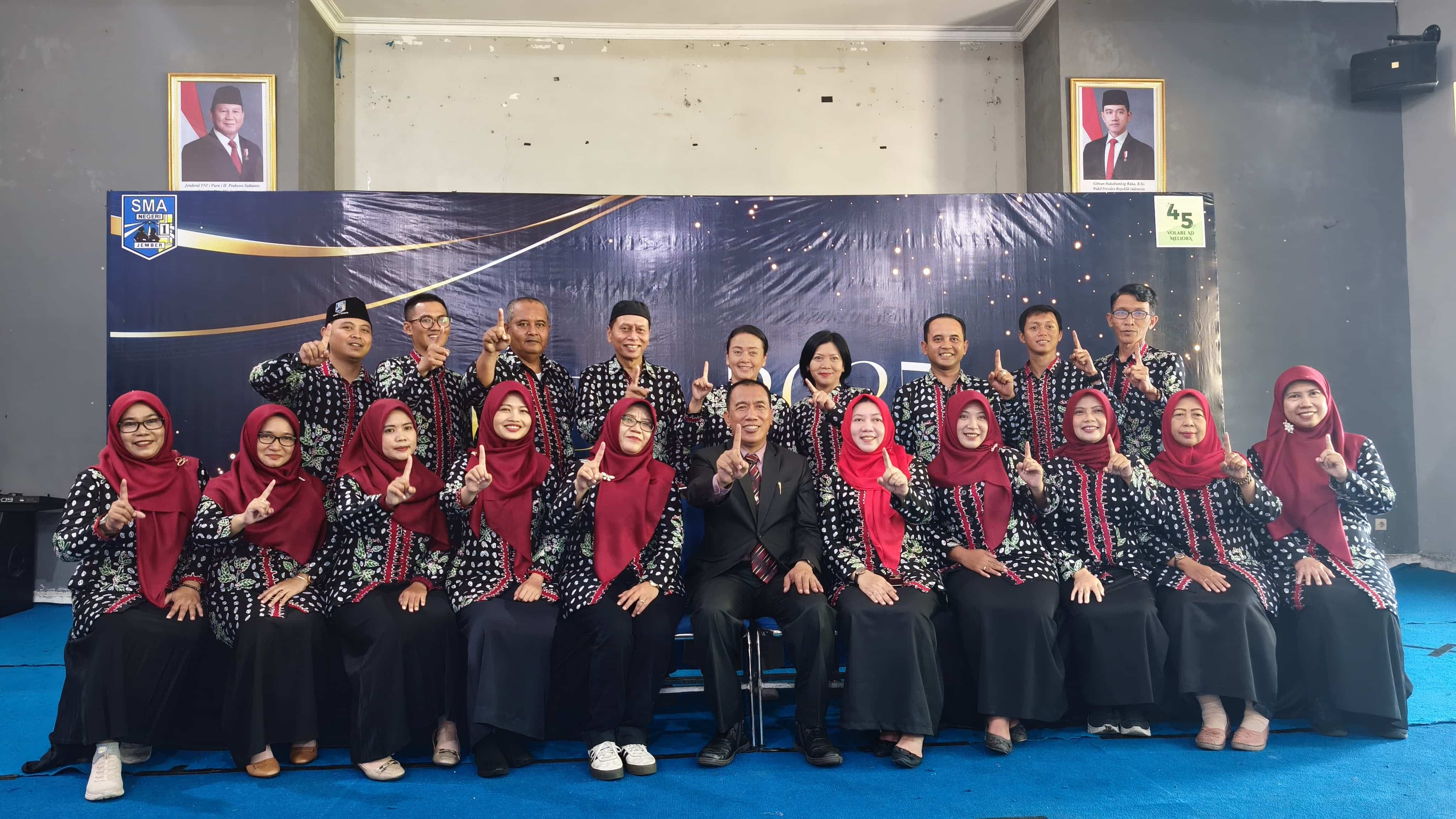 Nuansa Biru SMA Negeri 1 Jember: Diving Into the Future, Menyelami Harapan dan Masa Depan
