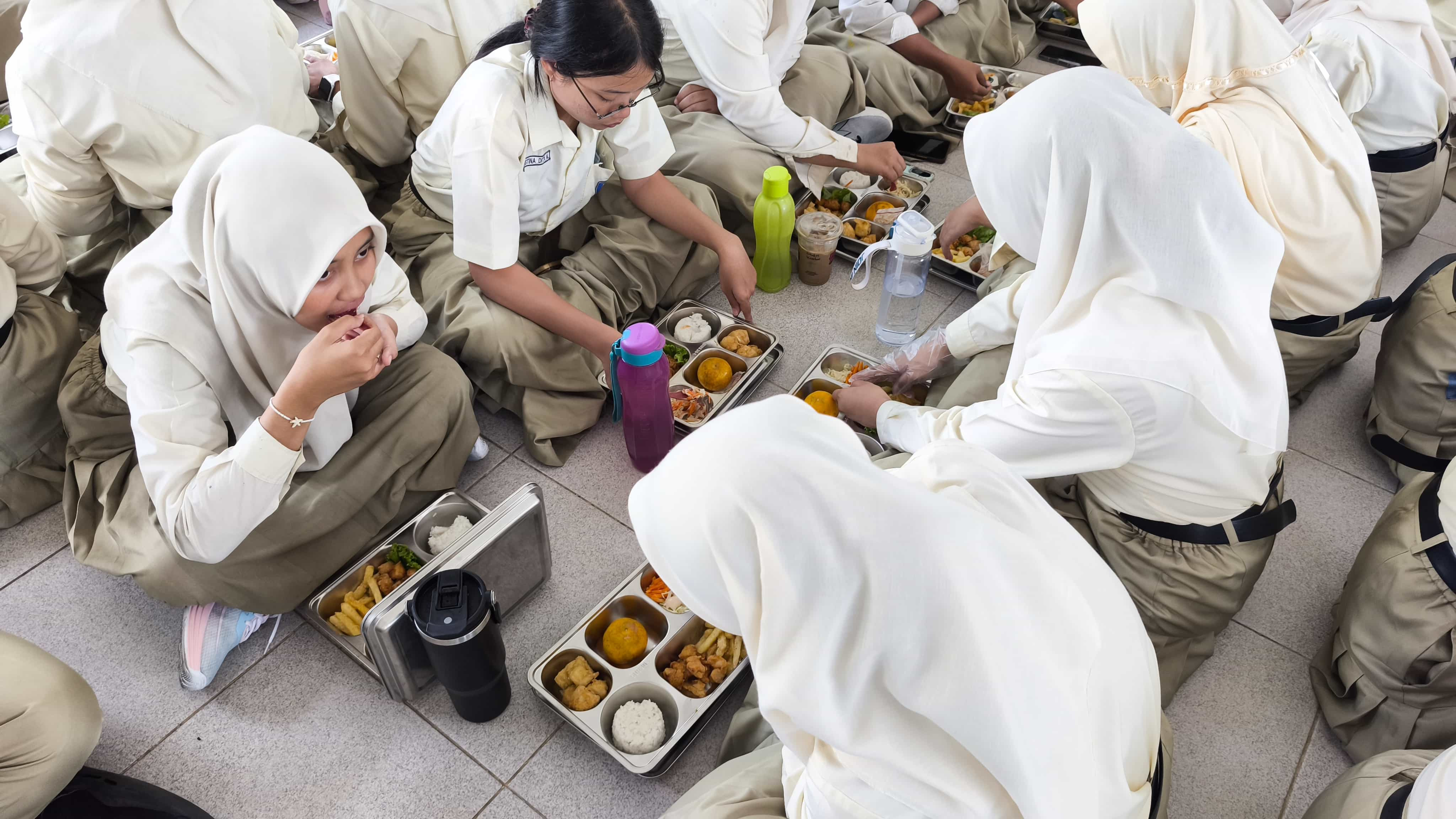 Program Makan Bergizi Gratis (MBG) Hadir di SMA Negeri 1 Jember