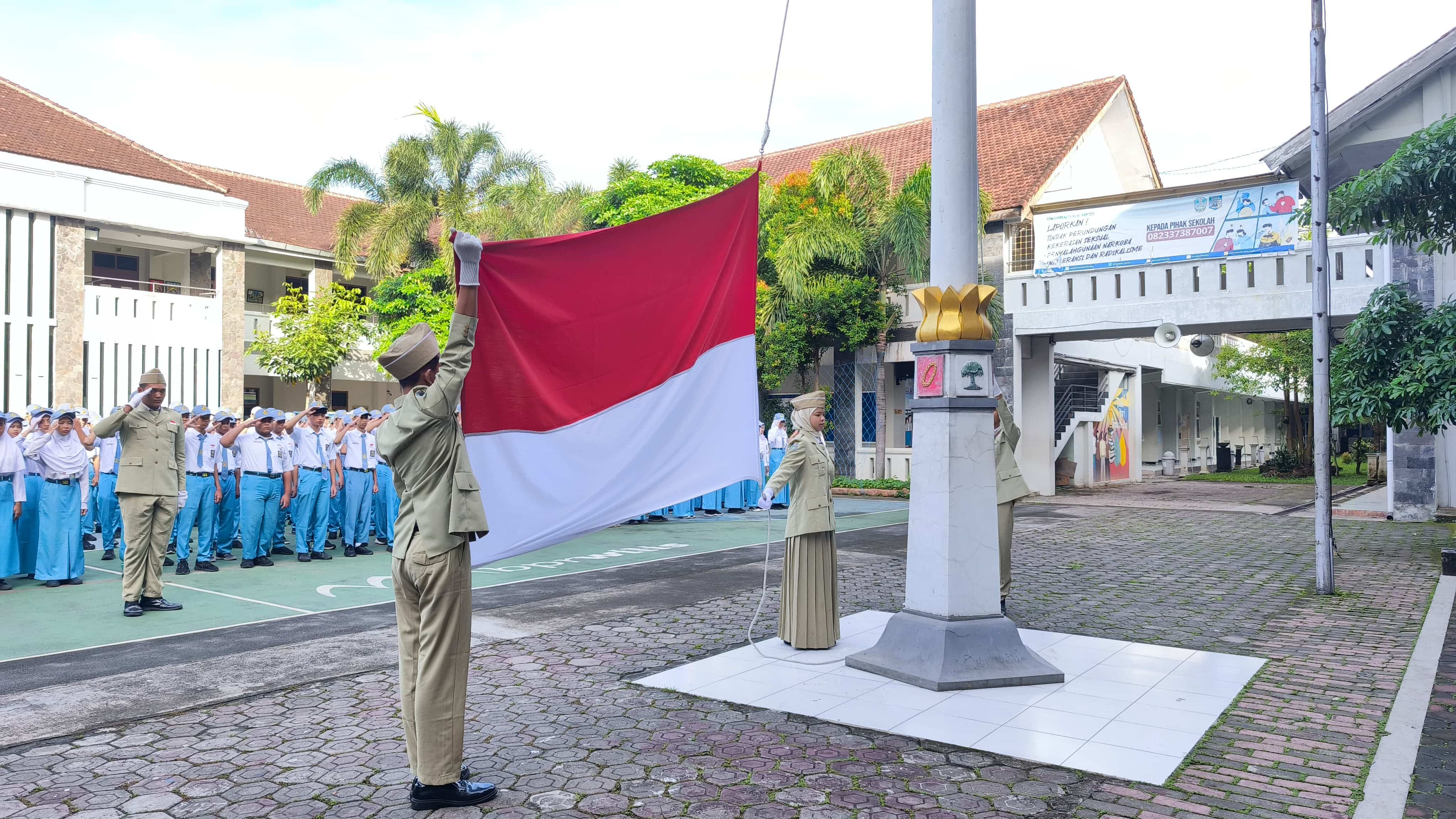  UPACARA SENIN, 26 MEI 2025: MEMBENTUK MURID YANG PROFESIONAL SEJAK DINI