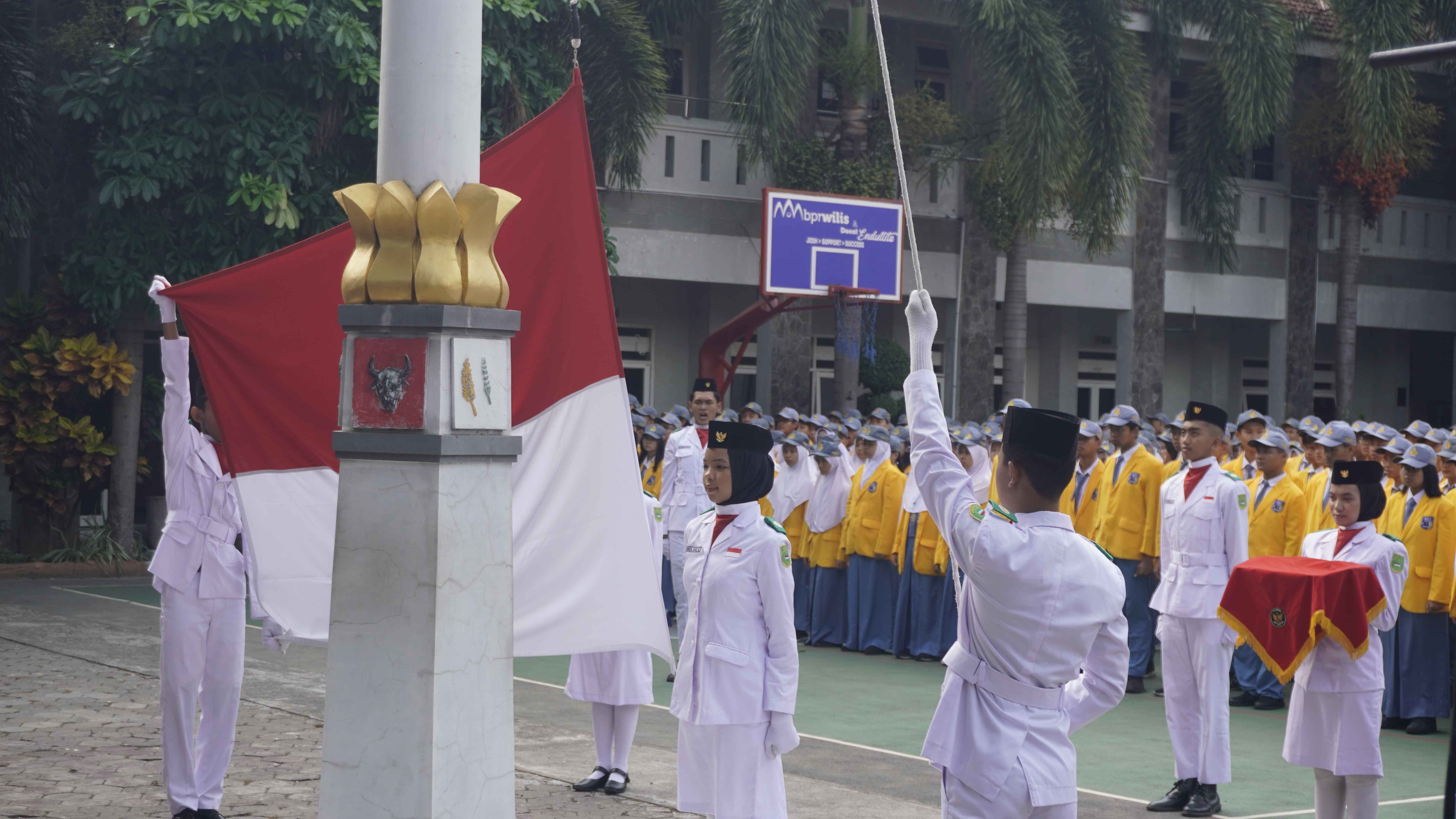 Upacara Memperingati Hari Sumpah Pemuda